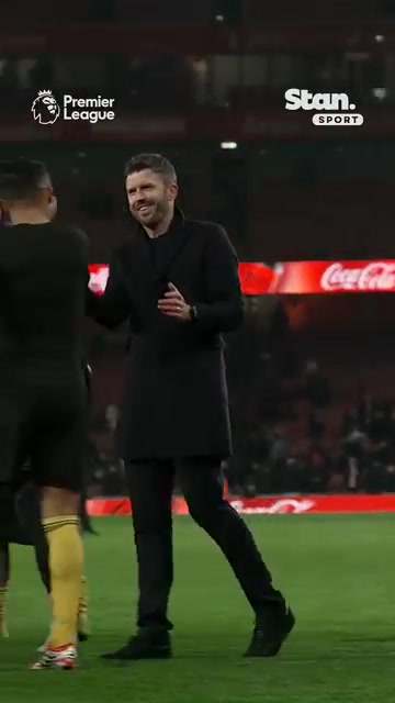 [有道理嘛?]曼联球迷在酋长球场为卡里克高唱