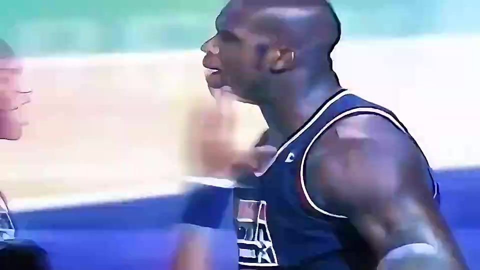 [你怎么看？]杨毅曾言：湖人三连冠阵容，别说是宇宙勇，哪怕乔