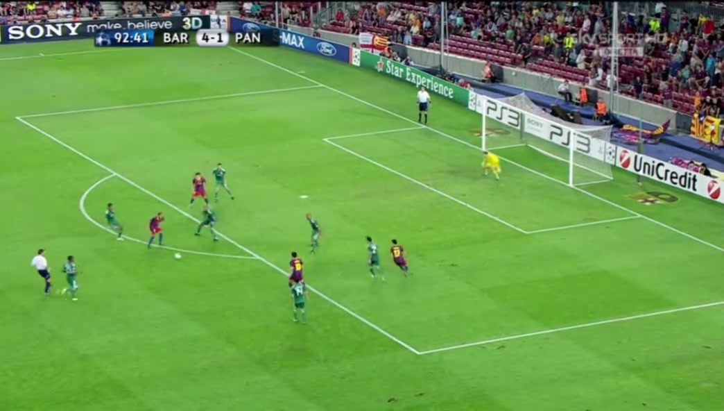 【冲击力画面】✌️地面封死那就走挑传！名场面：梅西招牌的挑✌