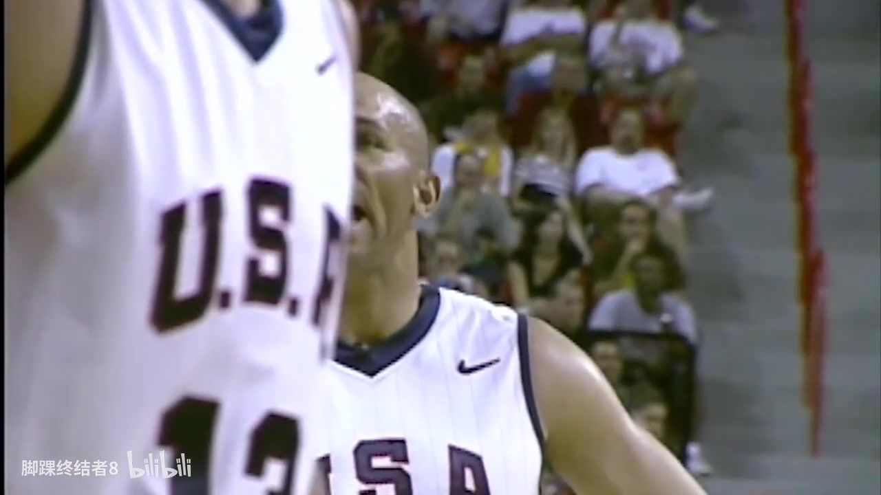 [今日场面回放]基德在国家队这传球，把詹姆斯❗和科比都喂得舒