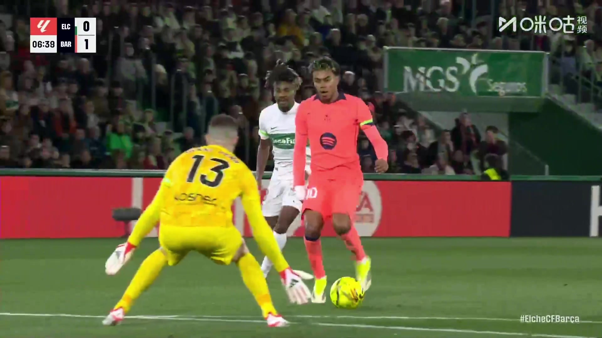 完美开局！奥尔莫直塞送助攻，亚马尔单刀过掉门将破门