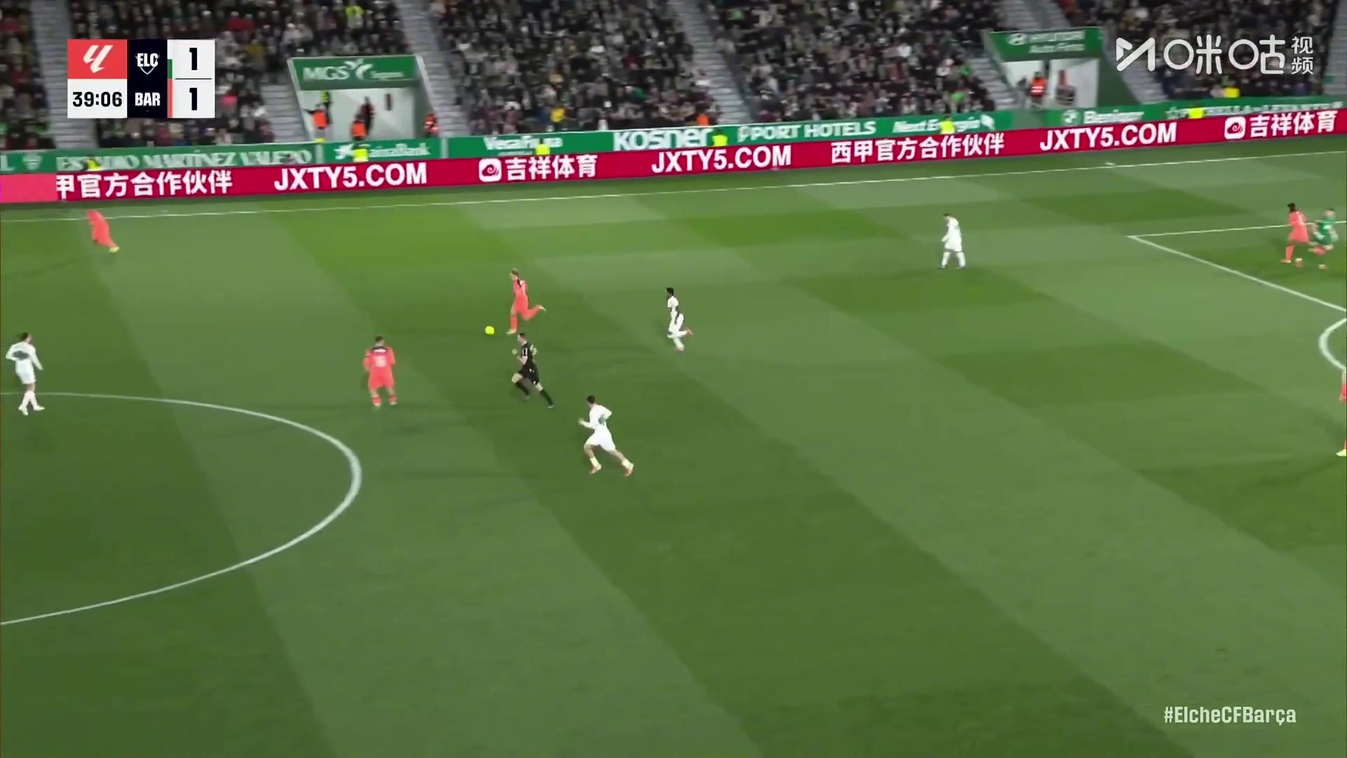 巴萨再次领先！德容无私分球，费兰跟进怒射破门完成救赎