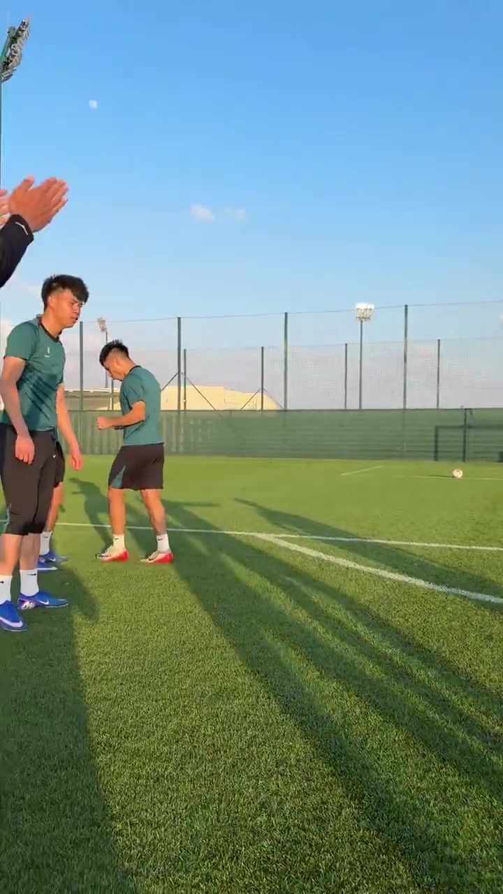 [中国足球]天气真好啊！浙江队的射门训练！