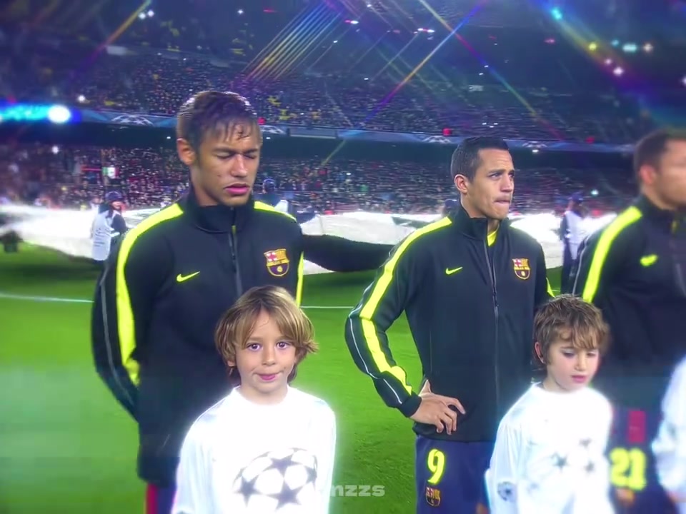 [体育视频]上场就是万众瞩目！内马尔巴萨时期的欧冠单场表演！