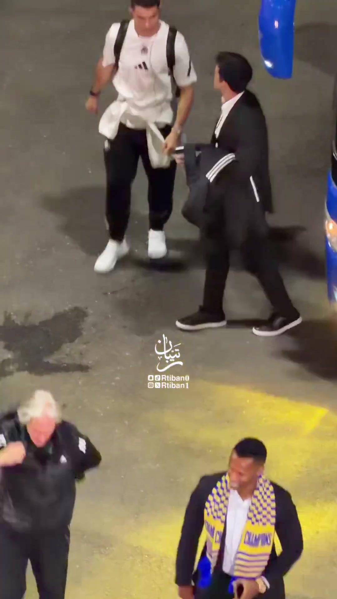 【体育视频】实拍：C罗已经跛着走路挺久的了，他一直受着某种伤痛的困扰