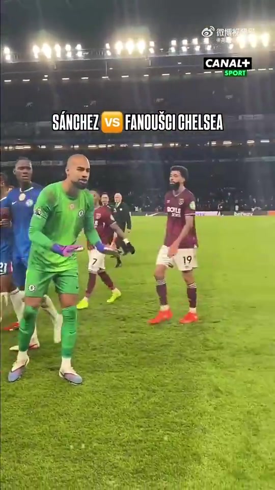 【体育头条】半场切尔西0-2落后，桑切斯对不满的球迷喊话：我们还有45分钟