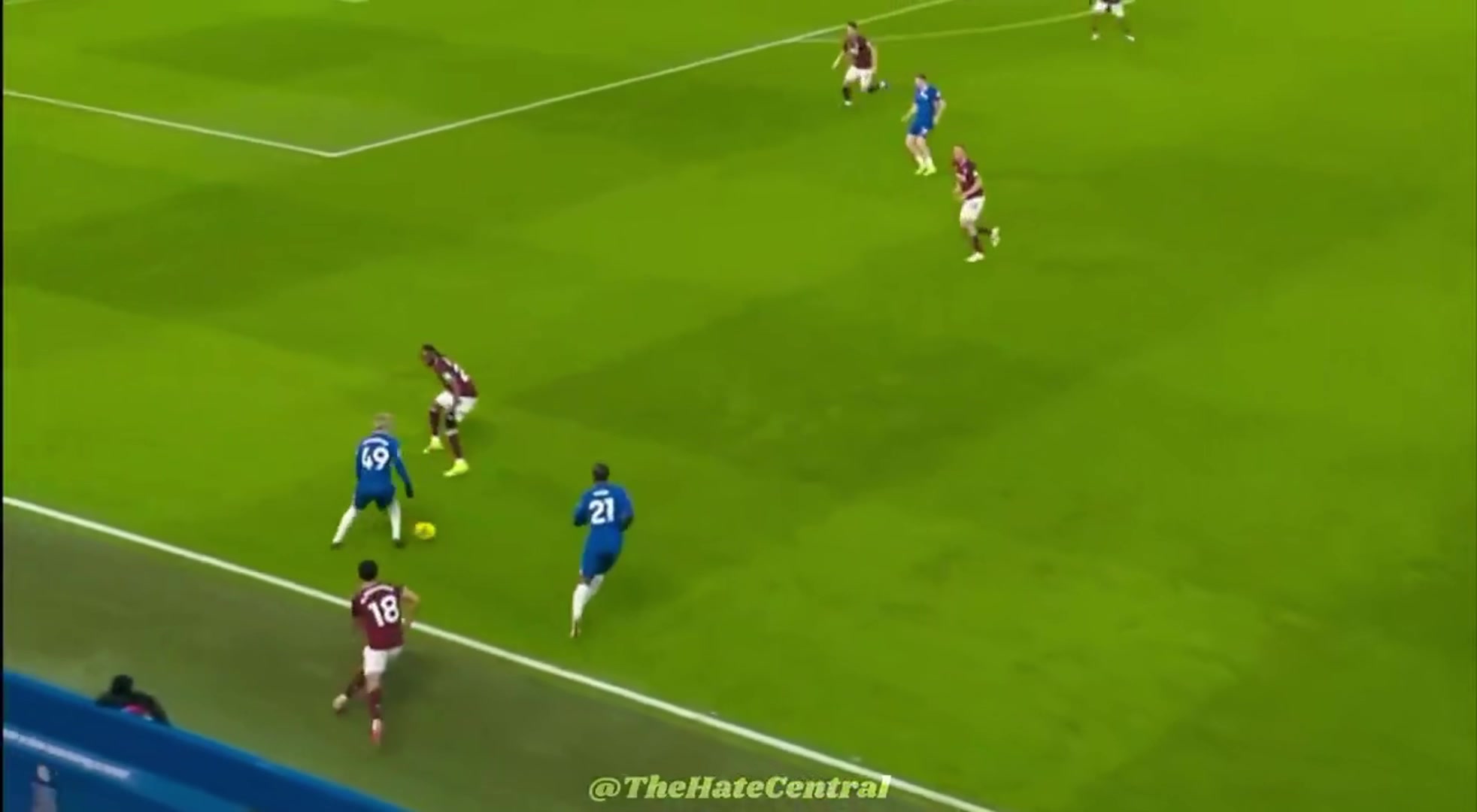 加纳乔这脚传球让切尔西球迷怒喷：我们被曼联诈骗了