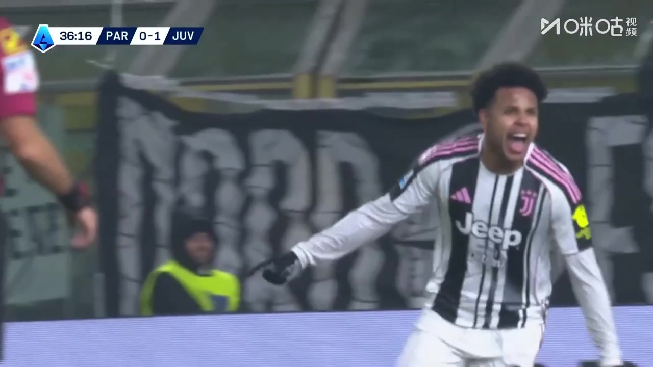 尤文再下一城！卡卢卢精准传中！麦肯尼精彩侧勾破门！