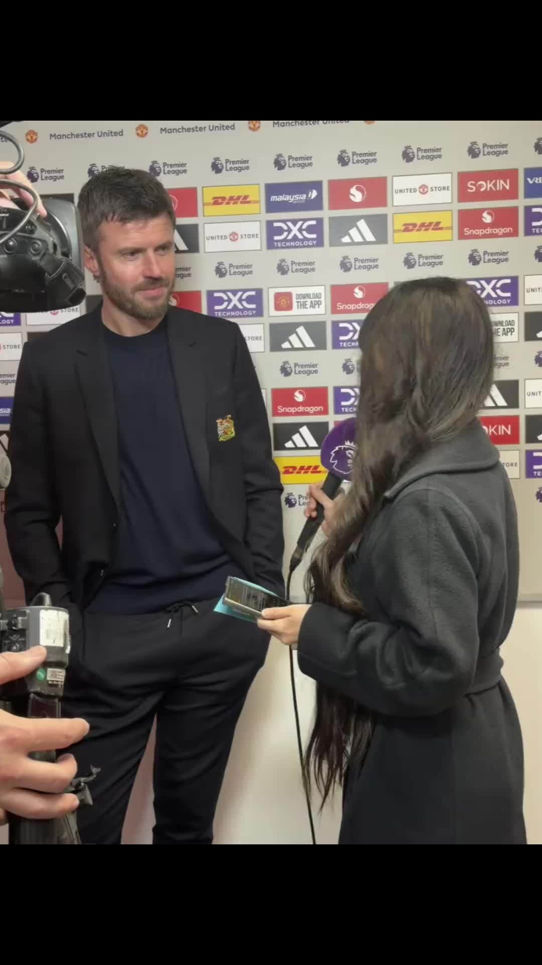 [你怎么看？]大老师：我和卡里克说曼联赢得不轻松，卡里克都忍