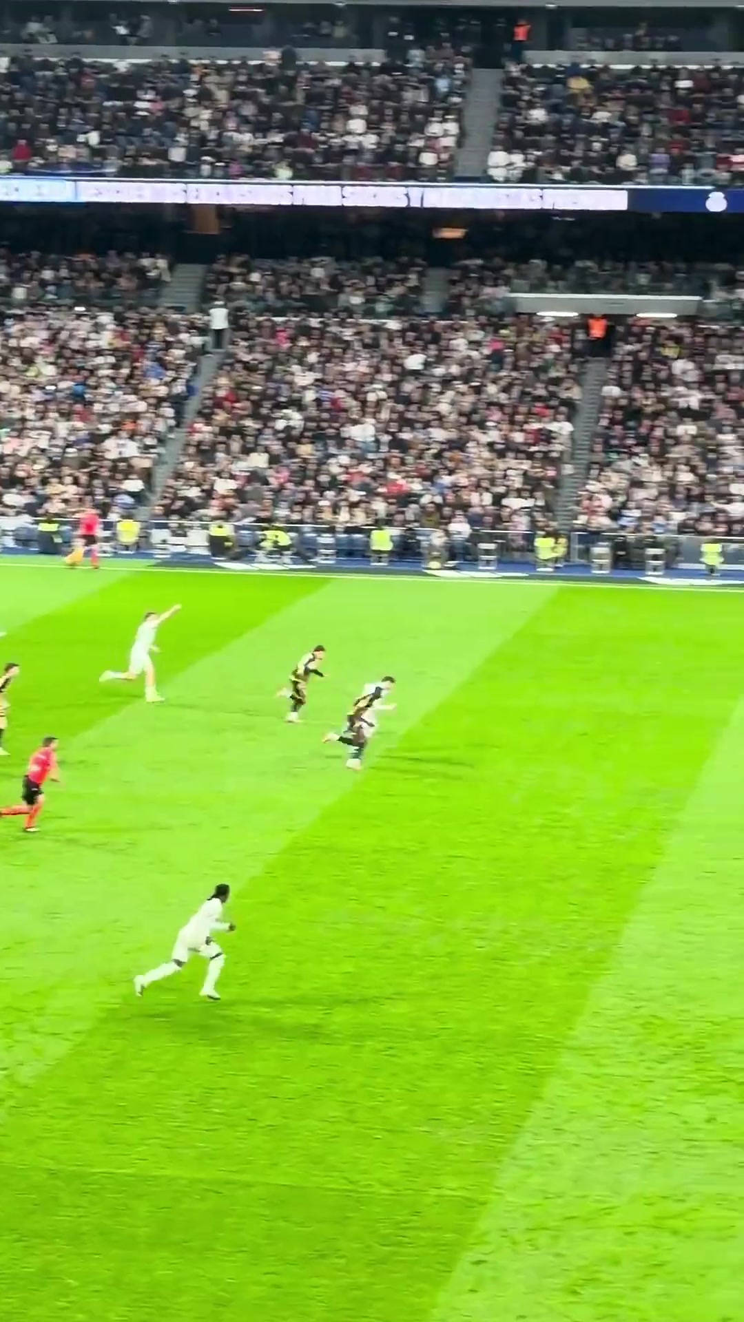 【视频】丢失球权的巴尔韦德，拼命回追抢断