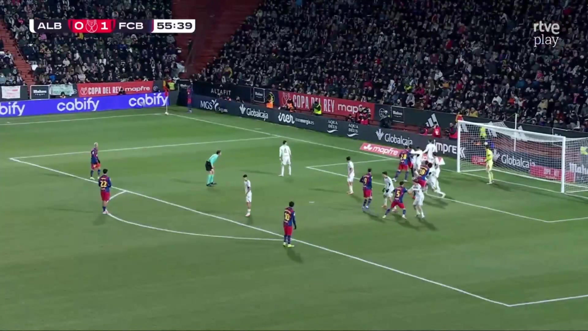 巴萨2-0阿尔瓦塞特！拉什福德角球助攻，阿劳霍甩头攻门得手