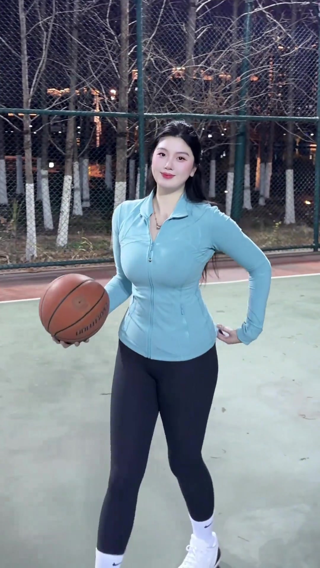  [视频]和她单打，就是一种享受！不接受反驳~