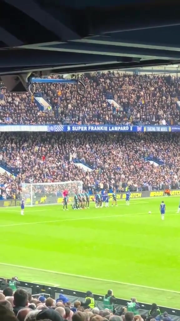 【体育头条】专治不开心！斯特林切尔西经典瞬间！你猜到了吗？