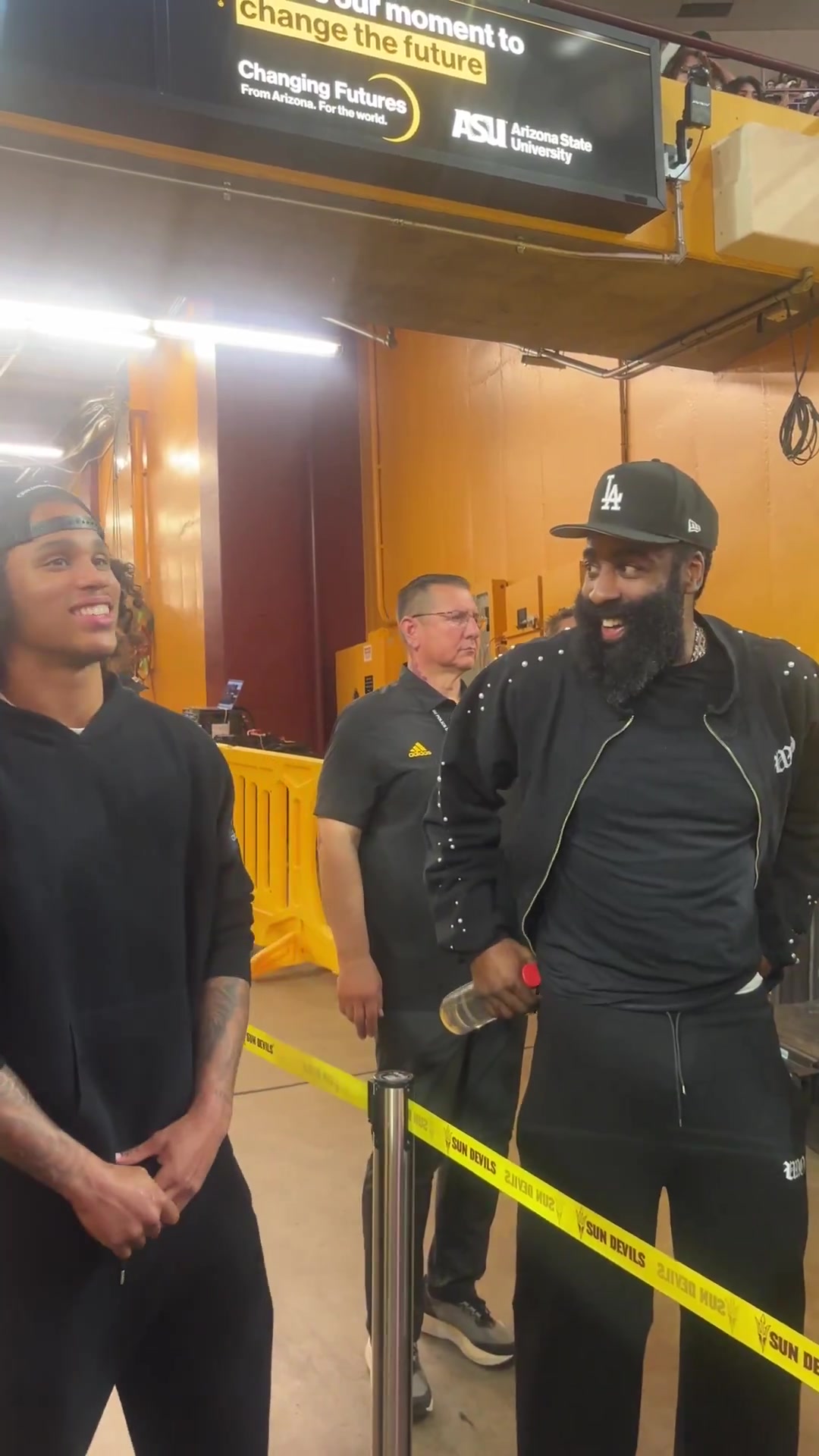 [集锦]就是这么巧！一周前，哈登和骑士新队友杰隆·泰森的弟弟