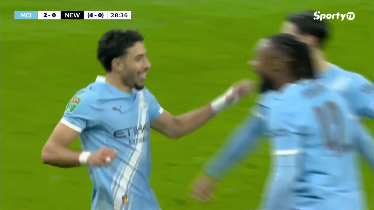 【体育头条】曼城再下一城！马尔穆什门前头球补射空门得手！