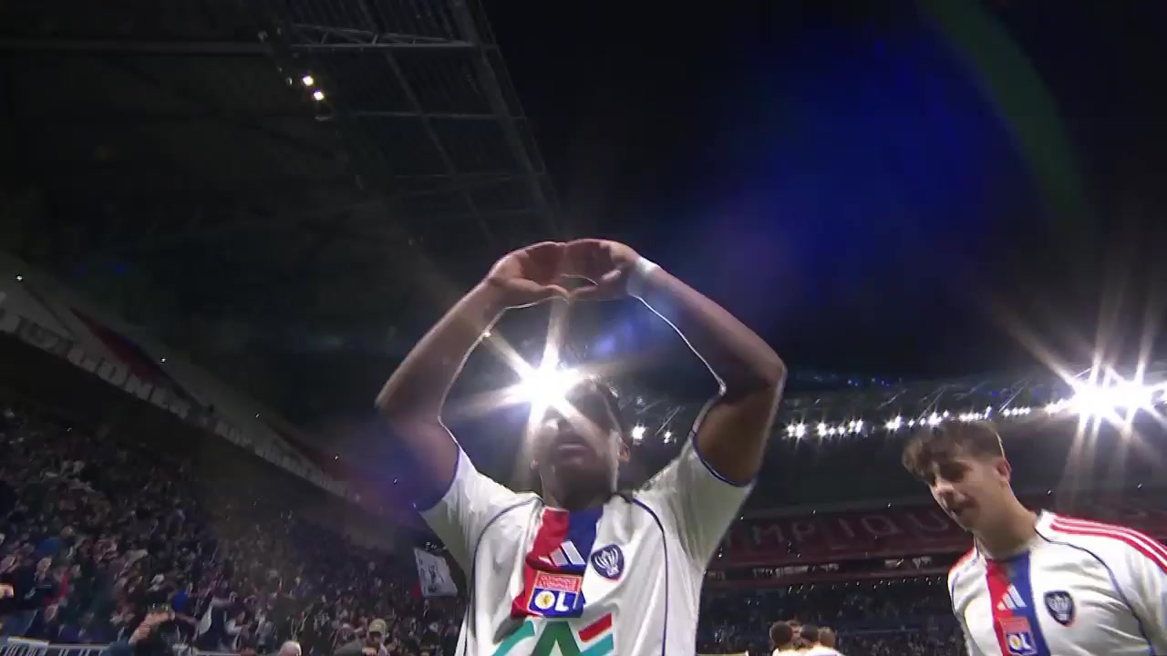 太炸裂了！恩德里克法国杯轰无解爆射破门！助里昂2-0晋级！