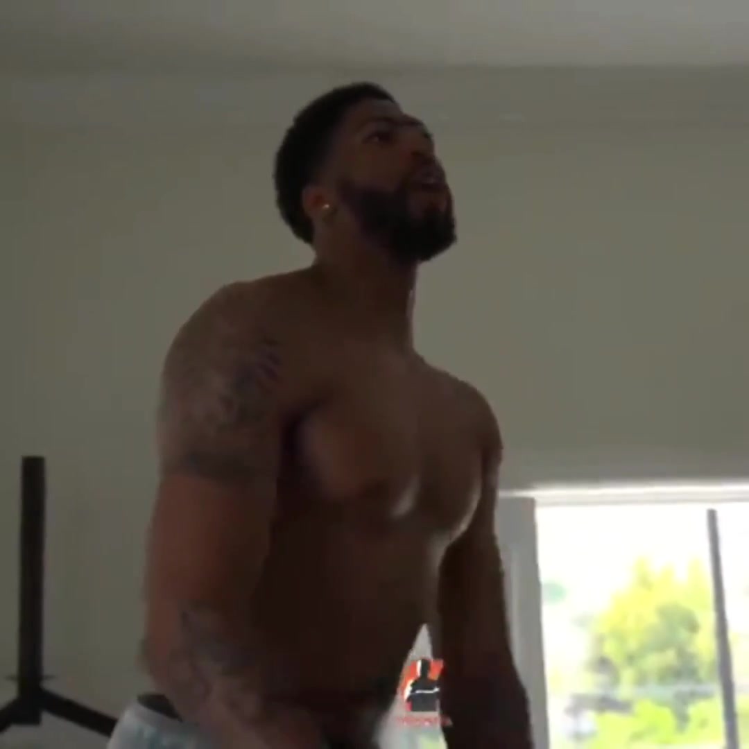 【赛场热镜】巅峰已❕过？浓眉刚到湖人时的健身房➡️训练！这时候身材太完美了！