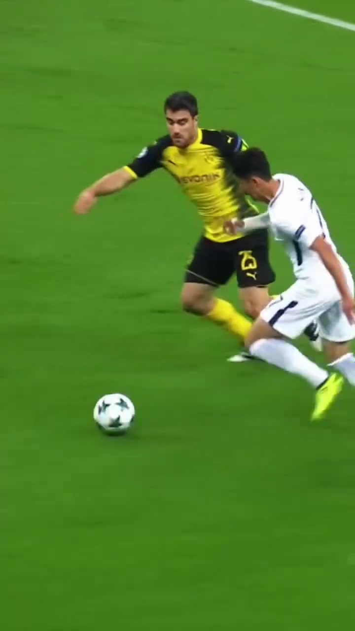 [体育视频]左脚爆射近角！慢镜头欣赏孙兴慜这粒一气呵成的进球！