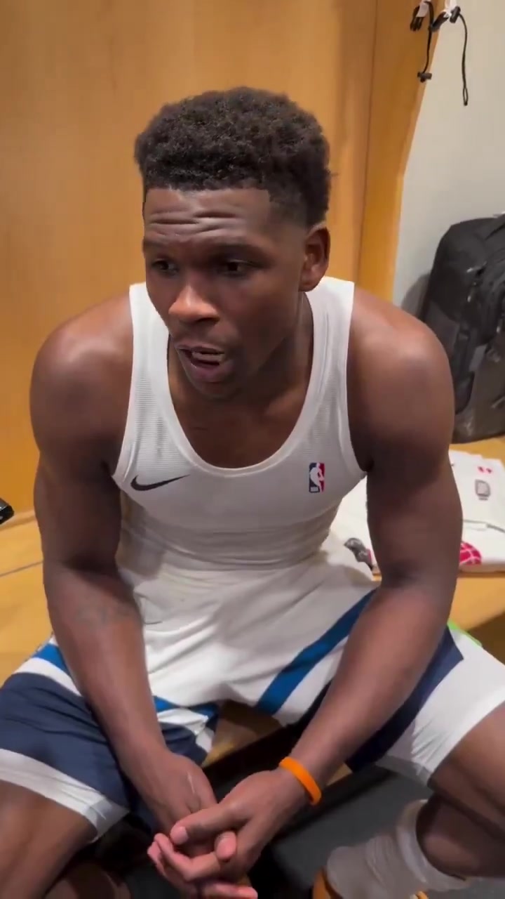 [集锦]都是自己人！华子接受采访，结果记者把戈贝尔的裸体拍下