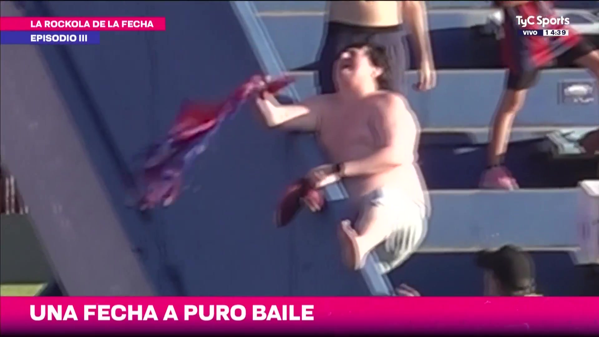 [值得一看]激动的心！圣洛伦索队赢球后，胖胖球迷赤身在场边欢