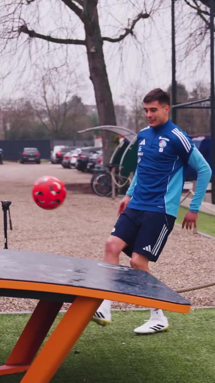 【视频】一切都好！安塞尔米诺已经轻松融入斯特拉斯堡！