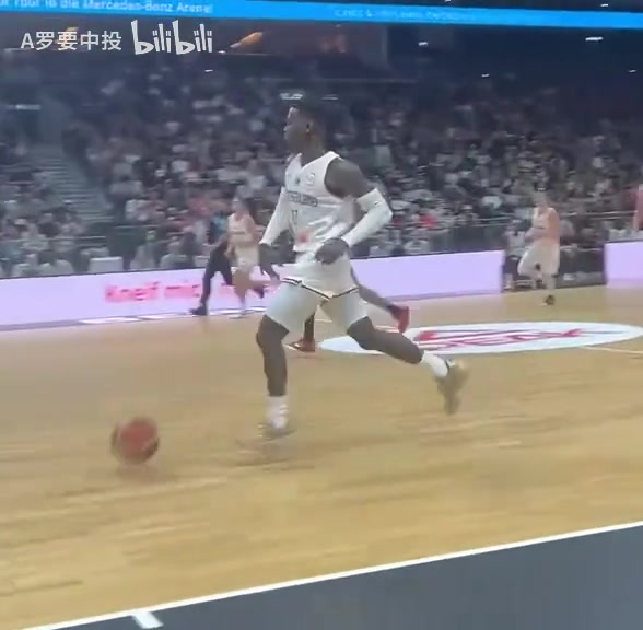 [赛事影像]招牌动作！施罗德⬇️这个反转身真是高效流畅！