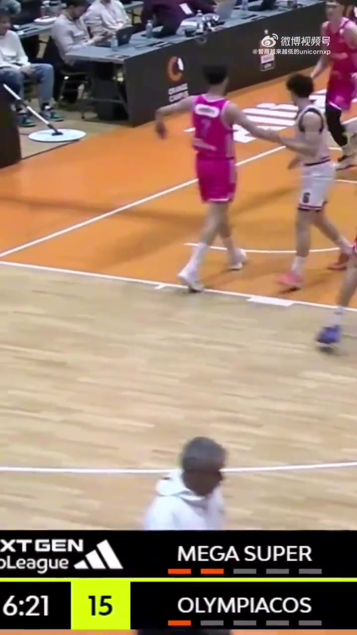 [推荐视频]这种跑位真的好逗！水花兄弟式的经典交叉旋转