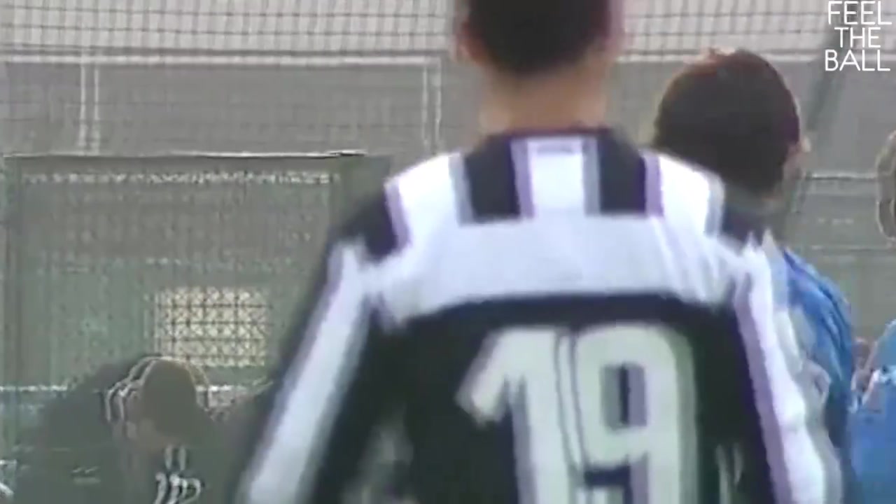  [体育头条]小小年纪就很老练！18岁的B费是怎么踢球的？