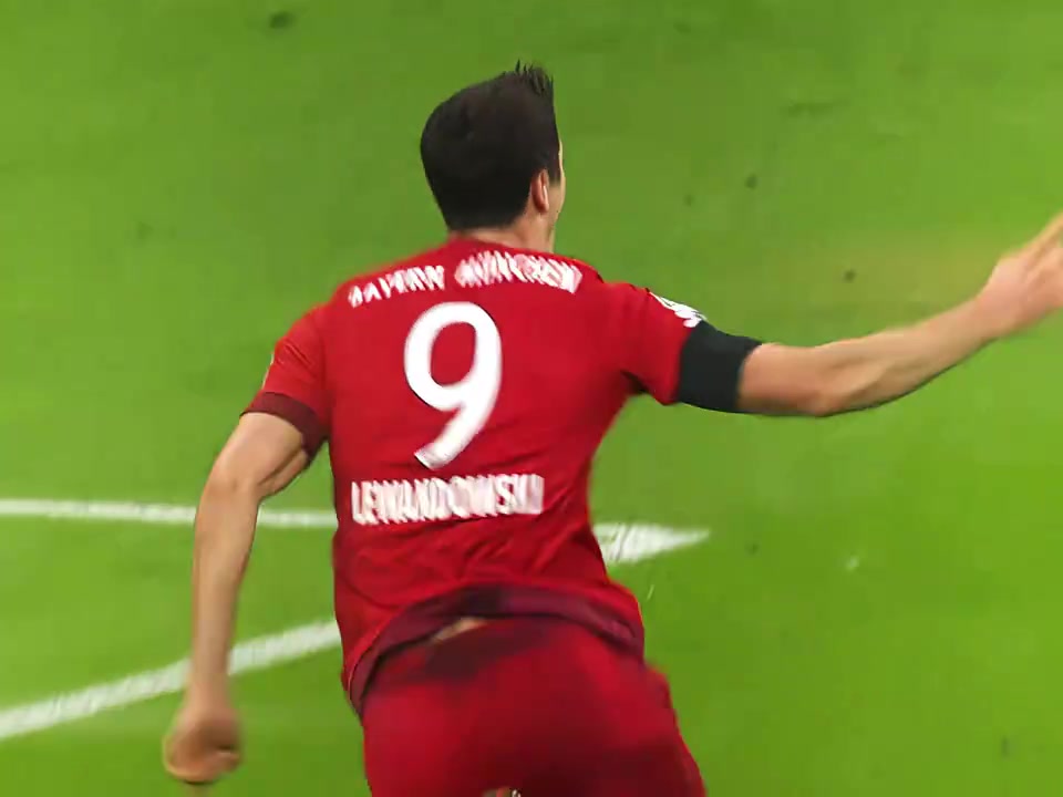 【体育头条】让瓜迪奥拉抱头的男人！这一神迹，应该是足坛最难破