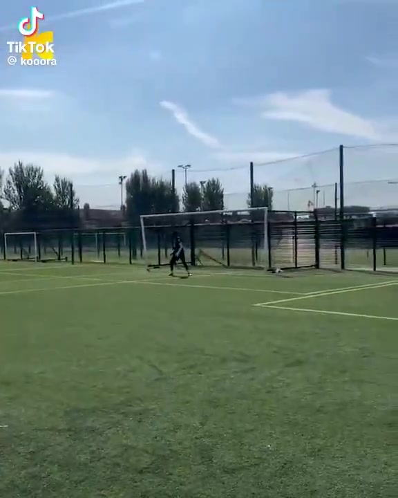 【视频】双五脚！塞梅尼奥的训练是真刻苦呀，而且左右脚都能射门