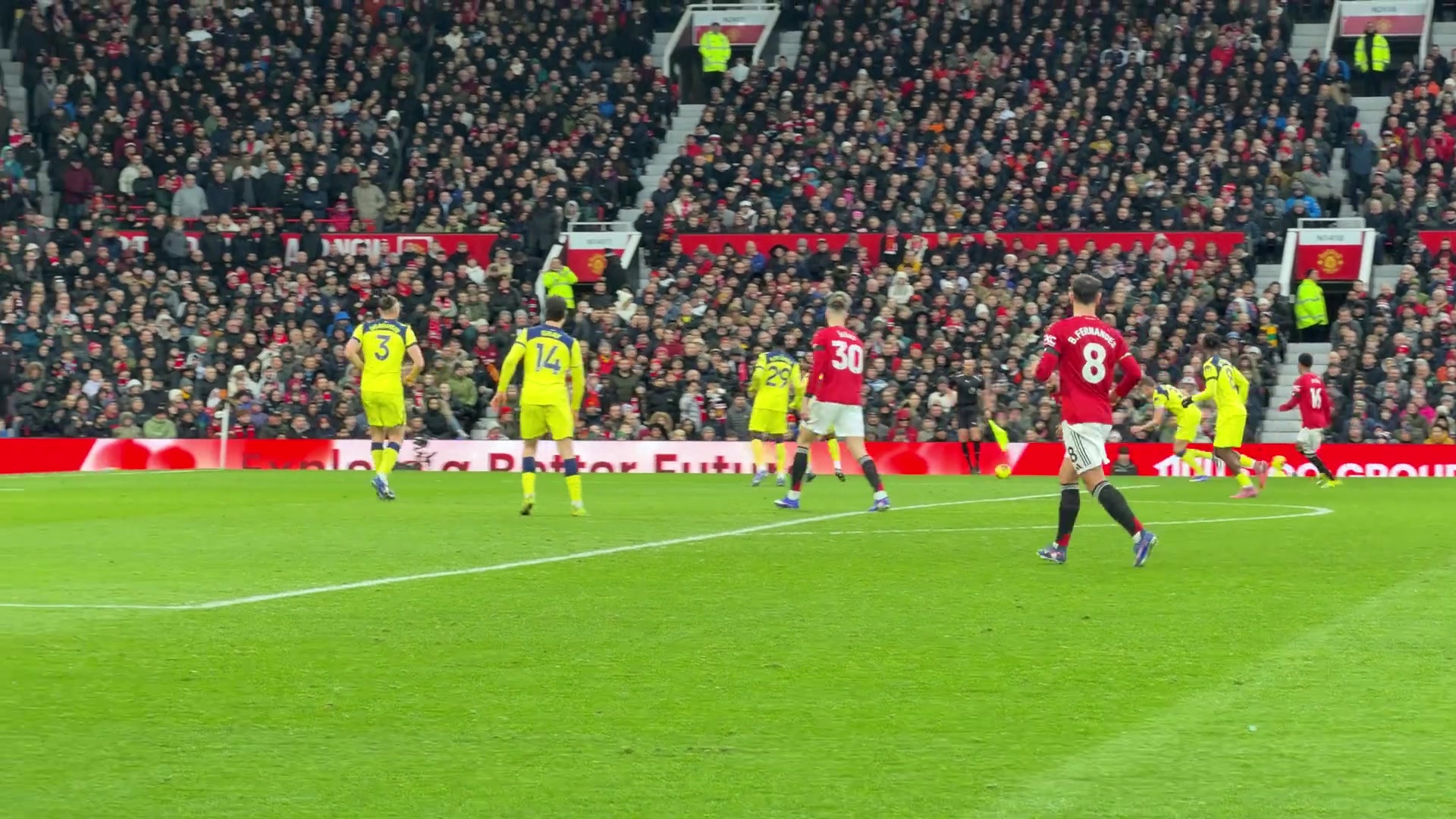 【球迷看点】现场视角！耐心寻找机会，随即一击致命，曼联的进攻