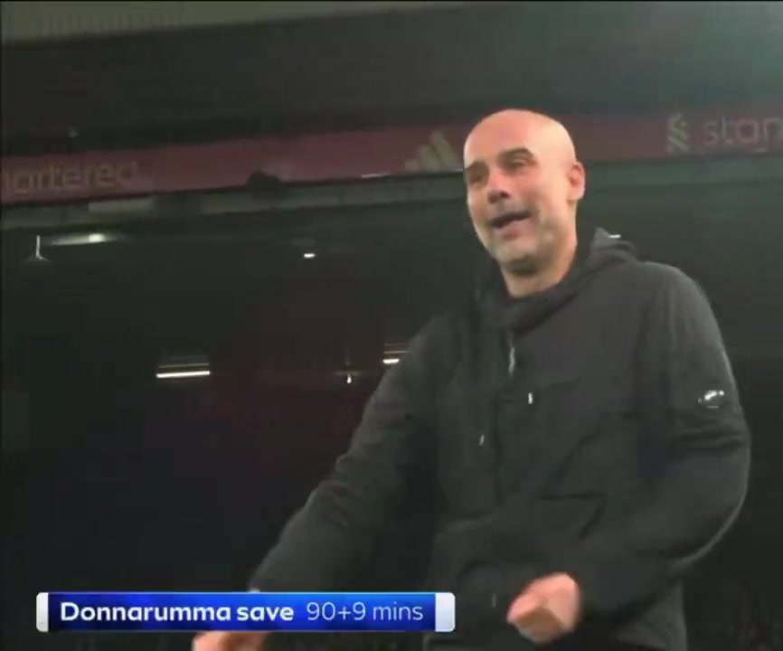 [热门视频]瓜三岁上线！瓜迪奥拉在场边模仿多纳鲁马的极限扑救