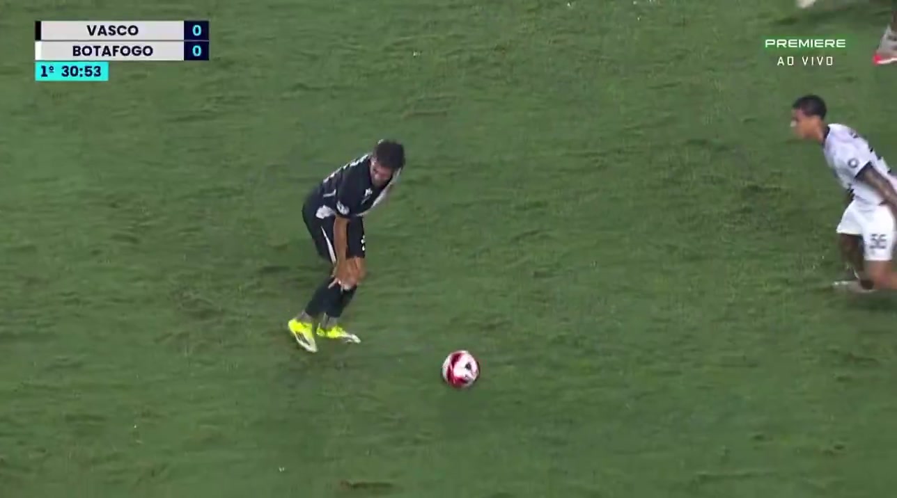 【你怎么看？】巴西锦标赛出现超大暴雨！球员们在水中差点把自己