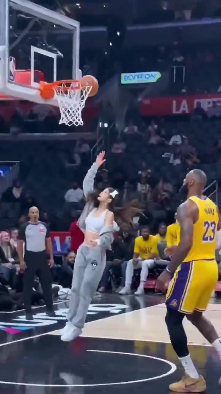 [有道理嘛?]AI技术太牛逼了！单挑詹姆斯成了一件非常轻松的