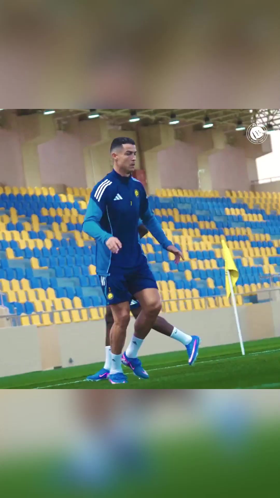 【必看瞬间】正常参与训❗练‌！胜利队内训练视频C罗出镜归期未