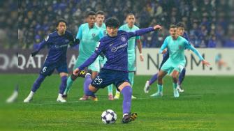 亚冠精英-铃木章斗双响 广岛三箭2-1逆转十人柔佛新山