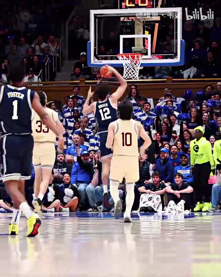 [今日球场视频]基因战士！卡梅隆❕布泽尔内外兼修的进✌️攻技巧！