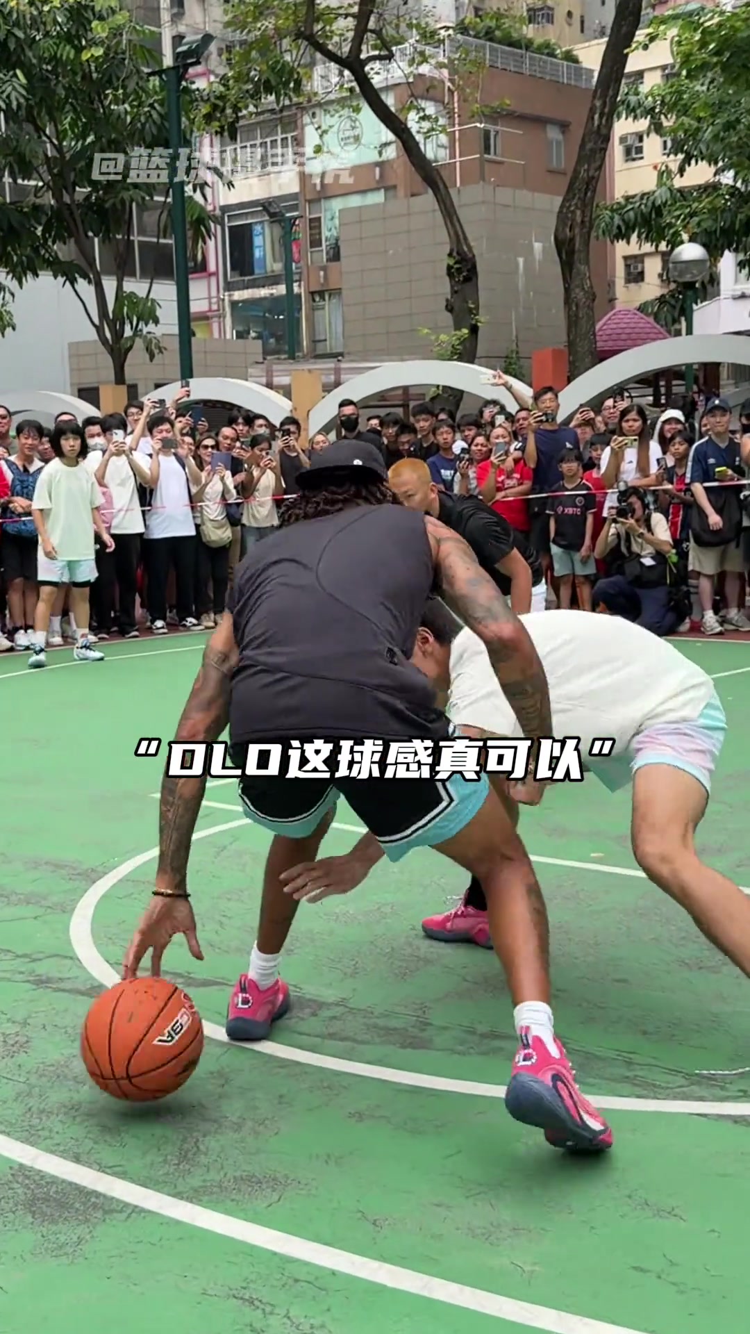 [NBA]普通人和职业的差距有多大？近距离看拉塞尔运球才⚽知道有多么可怕