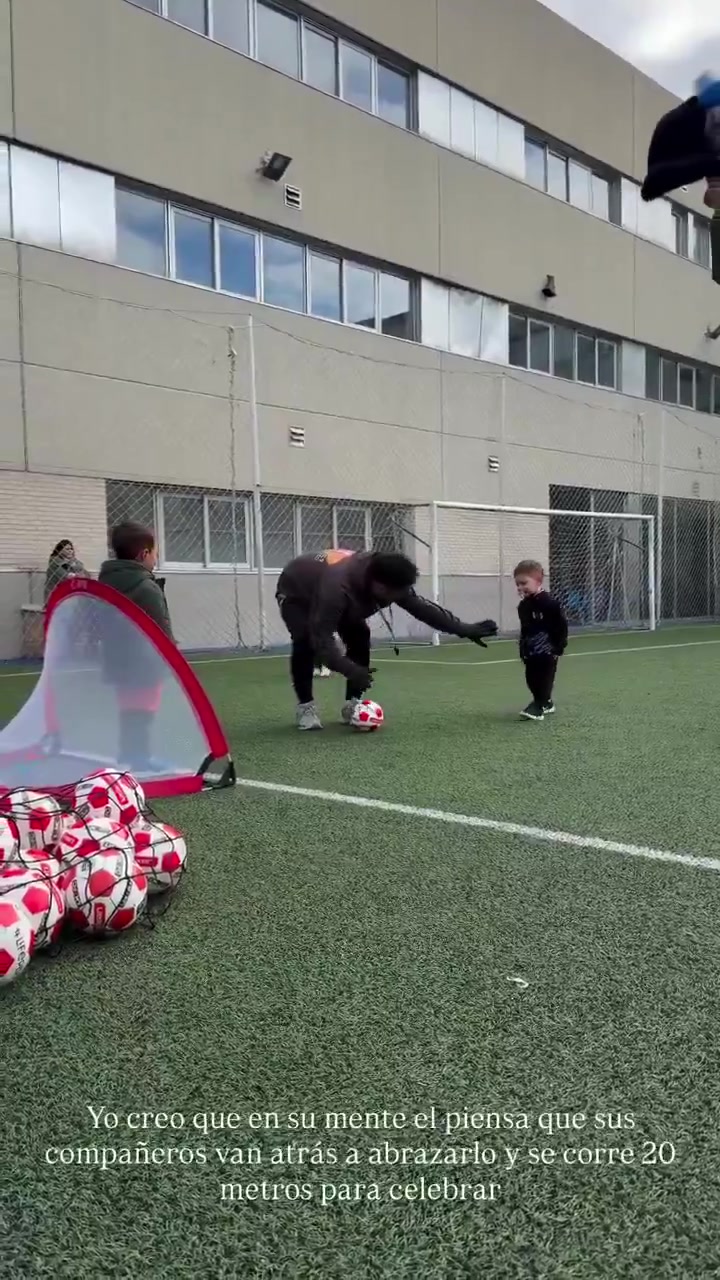 [皇家马德里]巴尔韦德儿子已拥有极强的射门能力，随后他作出了