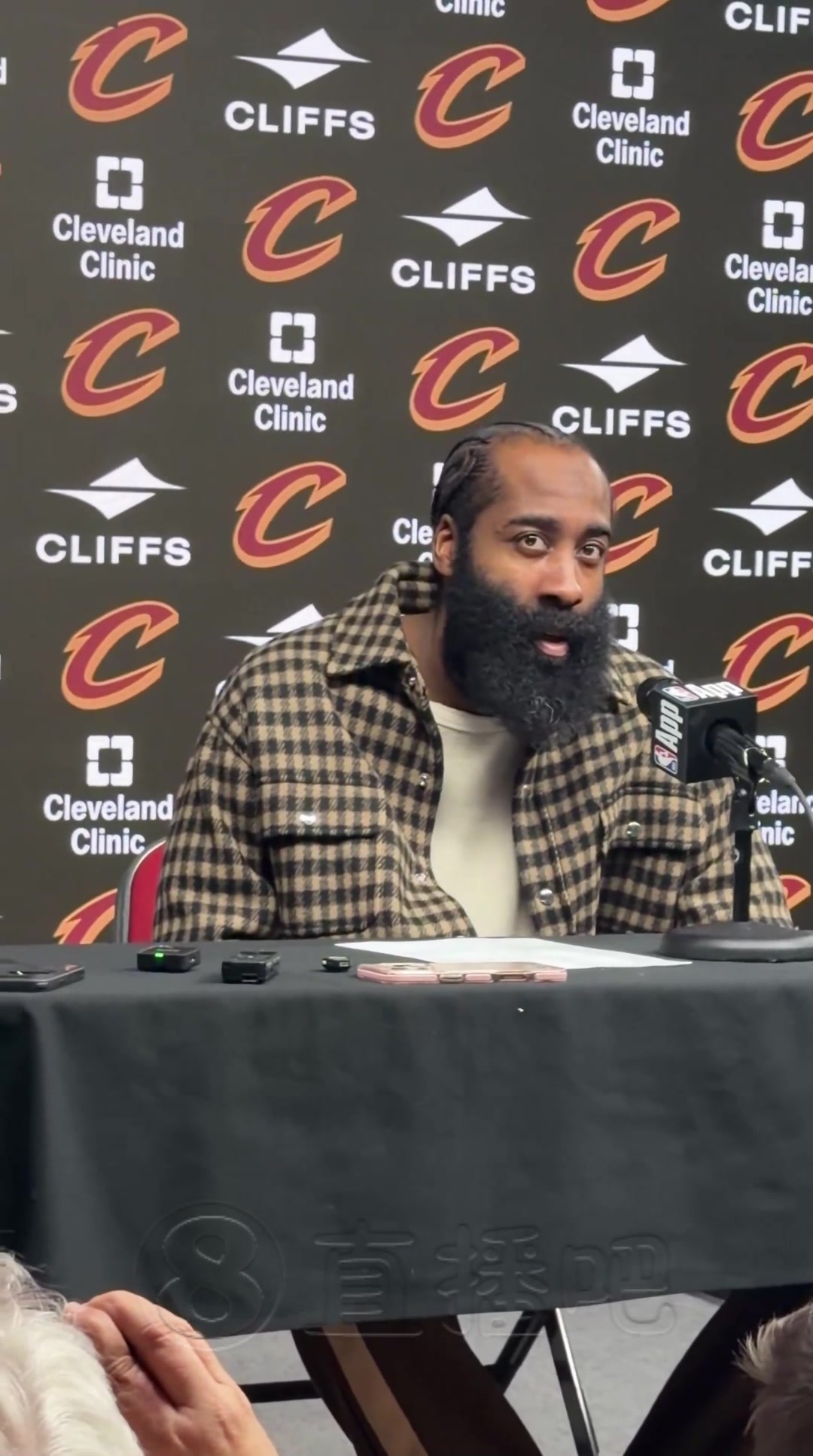 【深度视频】哈登⬇️赞米切尔无私：他让我拥有和他一样的自由发