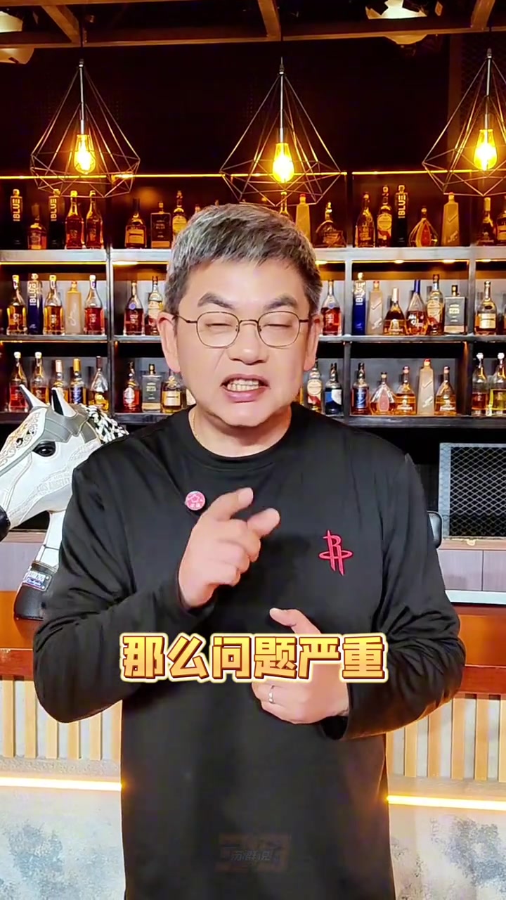 [体育头条]苏群：火箭遭快船准绝杀，球队进攻问题尤为严重，太