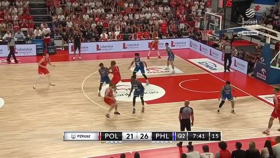 【推荐视频】9号秀的天赋！索汉此前在波兰队热身赛上演原地拉杆