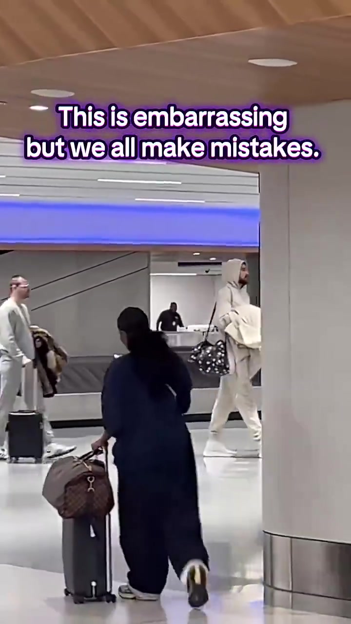 [今日视频]这俩长得像吗？有球迷在机场将祖巴茨误认为小加索尔了……