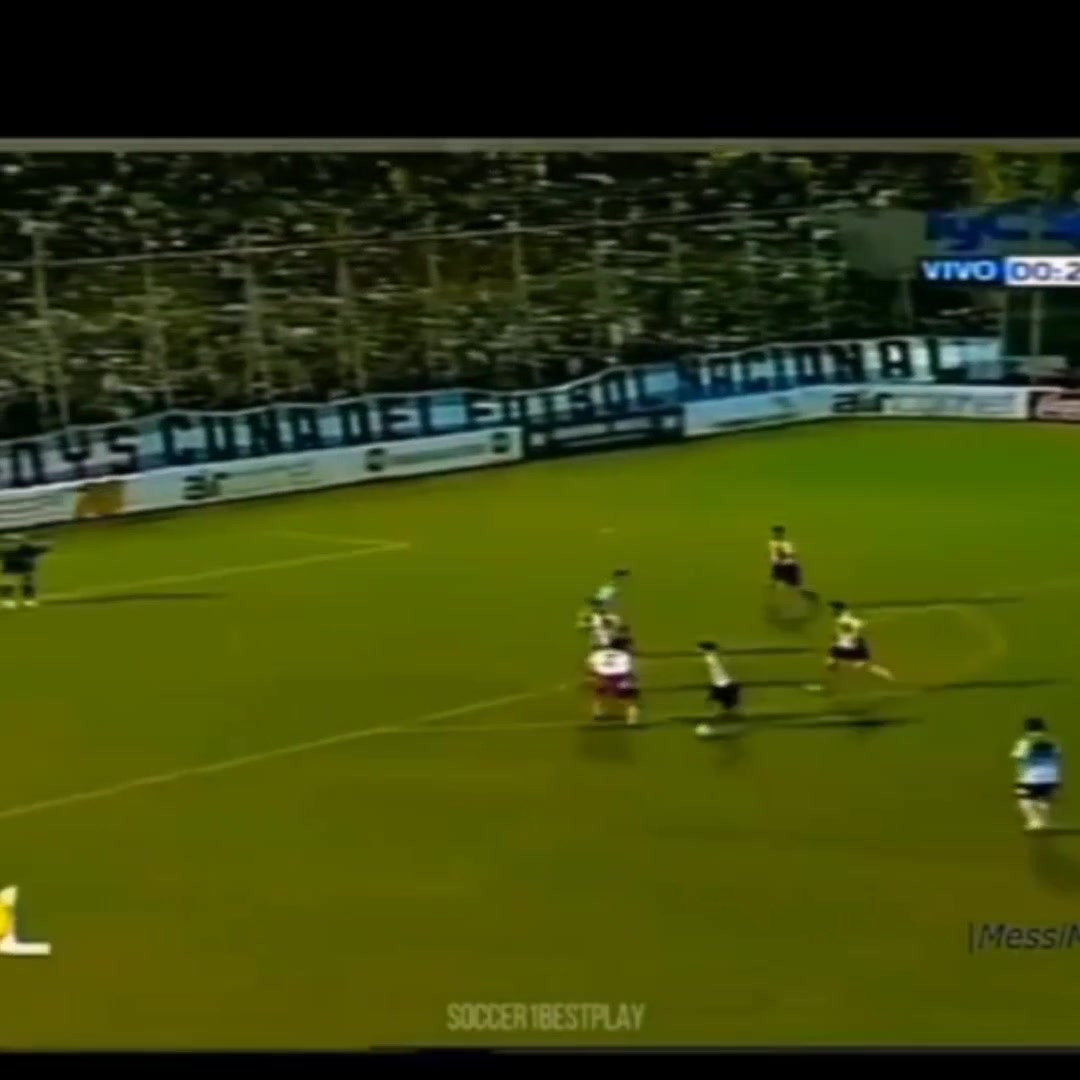 [梅西]珍藏皮肤！梅西09年慈善赛曾身披马竞球衣比赛！