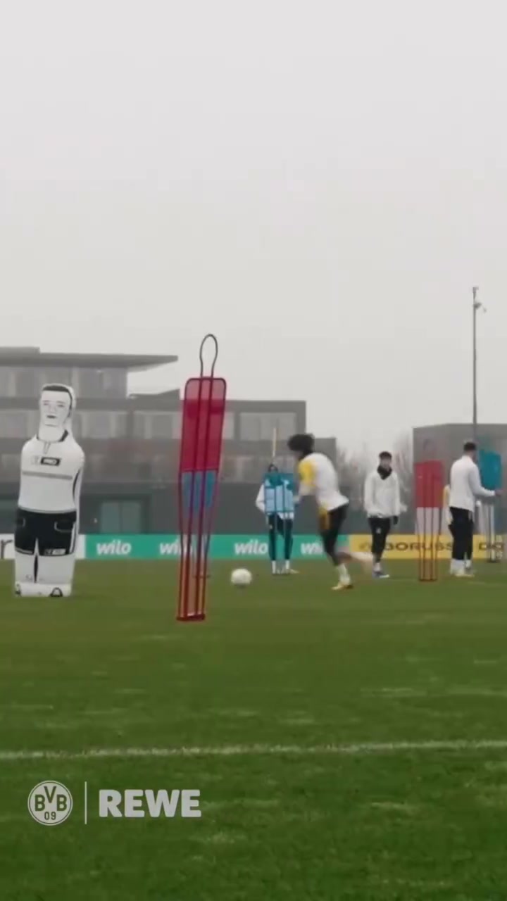 [德甲]又是军训科贝尔的一天！多特蒙德的训练日常！