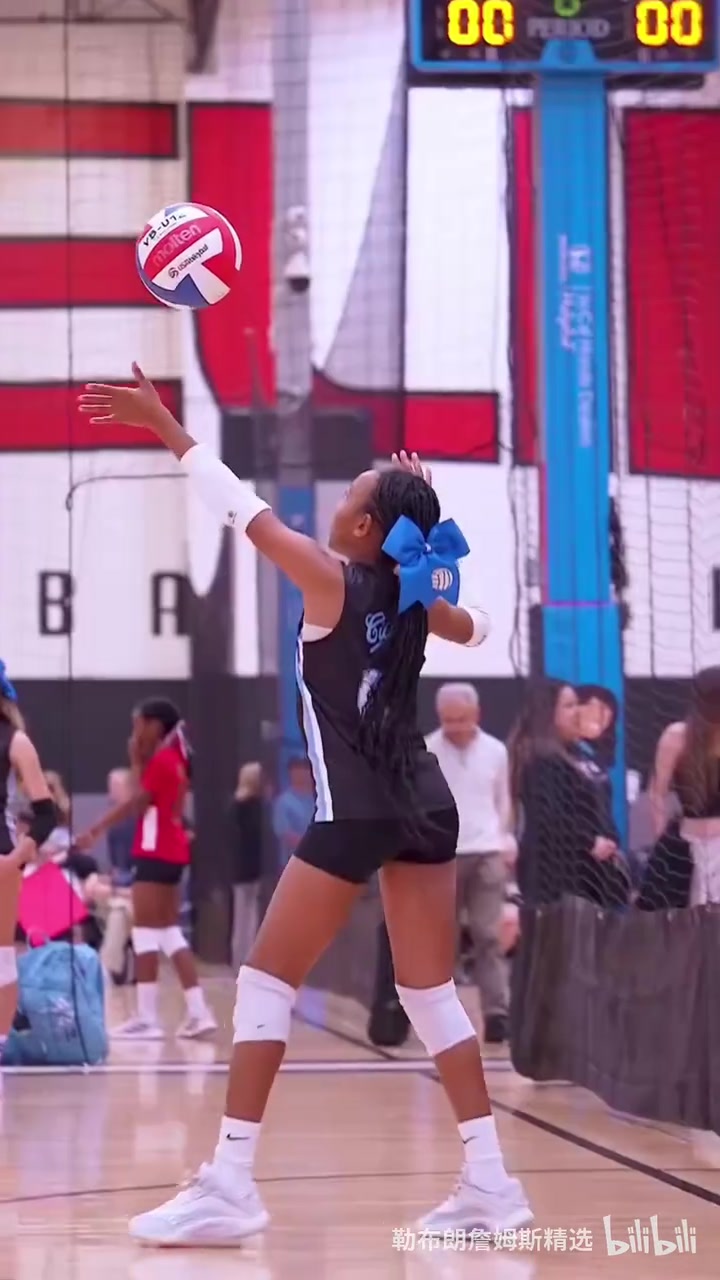强大的基因!詹姆斯女儿Zhuri的惊人排球天赋!