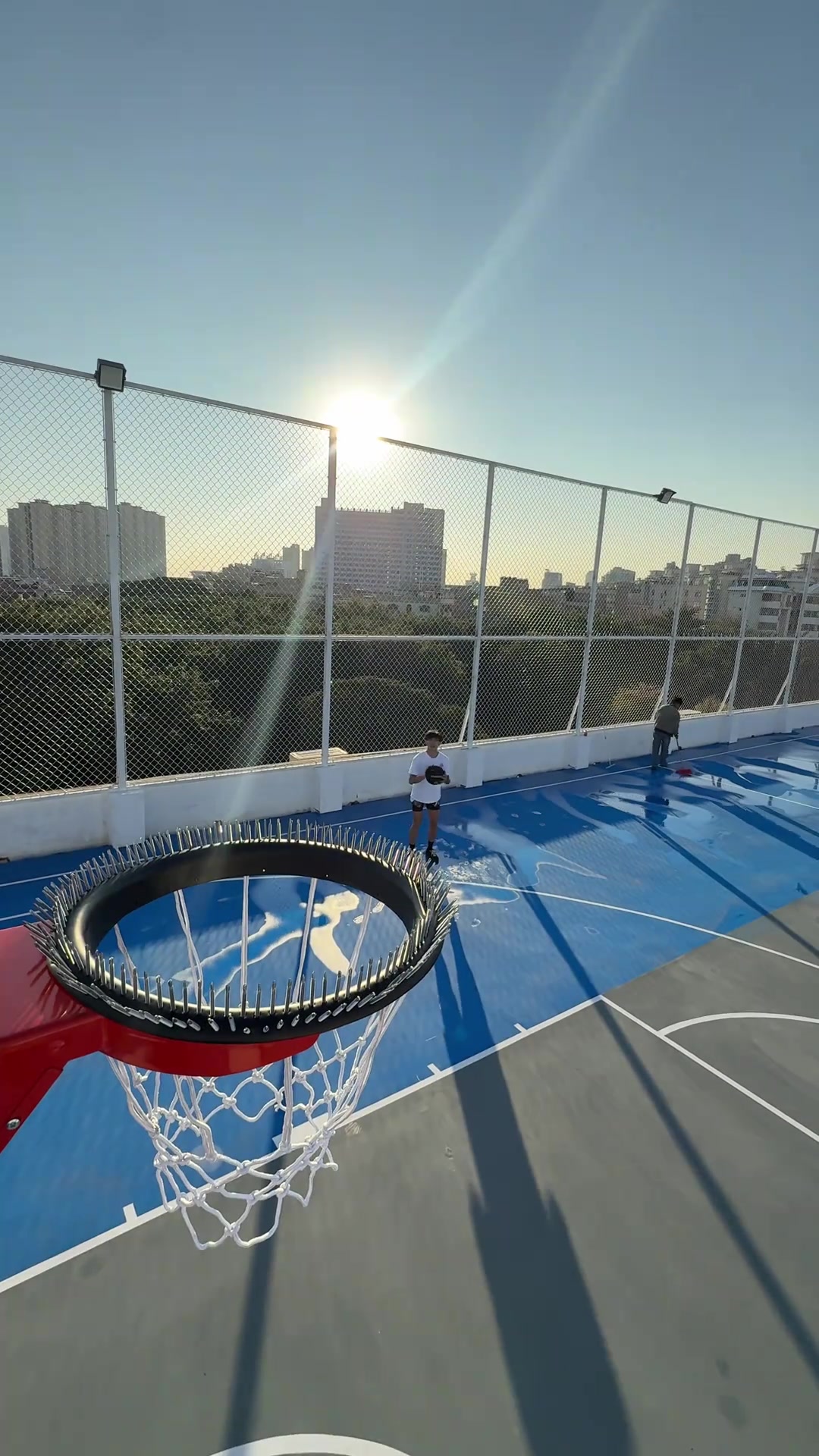 [推荐视频]哥们，想看挂臂扣篮！