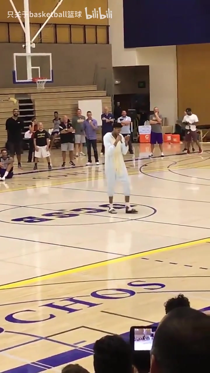 [集锦]这可是你们要求的啊！新秀英格拉姆训练营动情献上一曲！