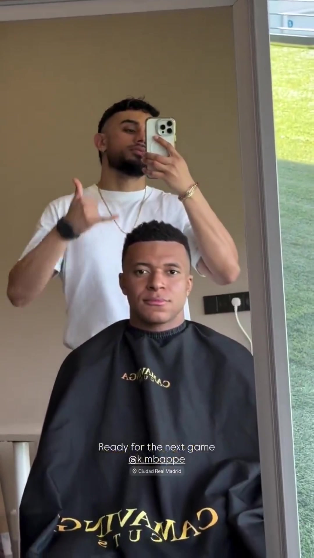 【视频/集锦】你肯定没想到姆巴佩会剪维尼修斯的发型~说不定哪