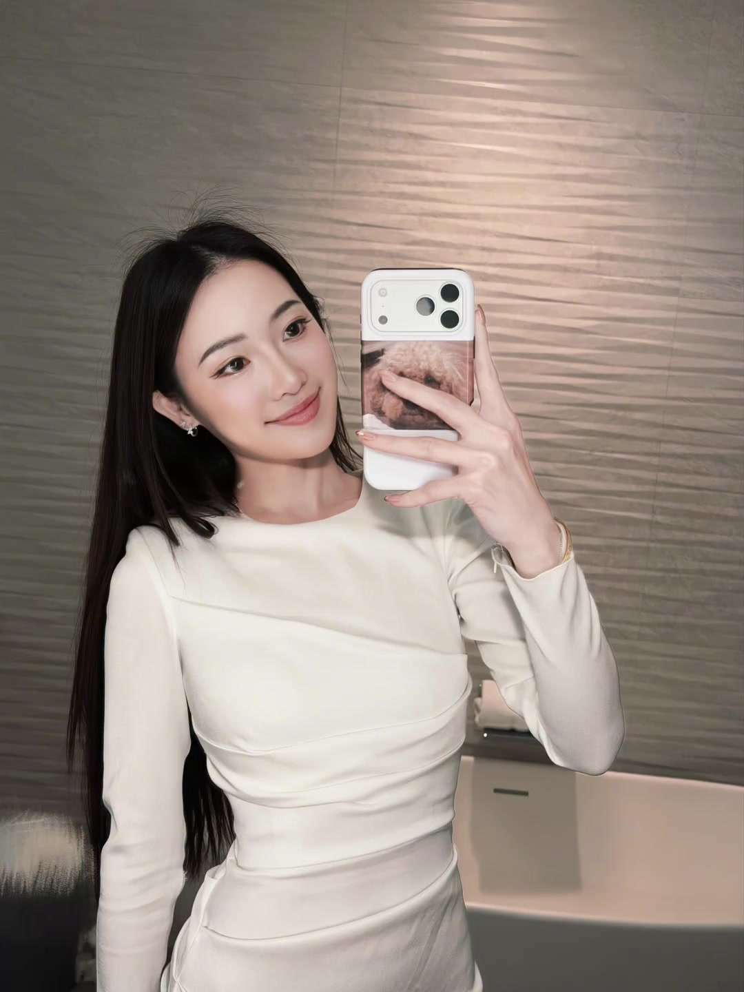 女主播孟超晒自拍，这颜看一眼就沦陷了！